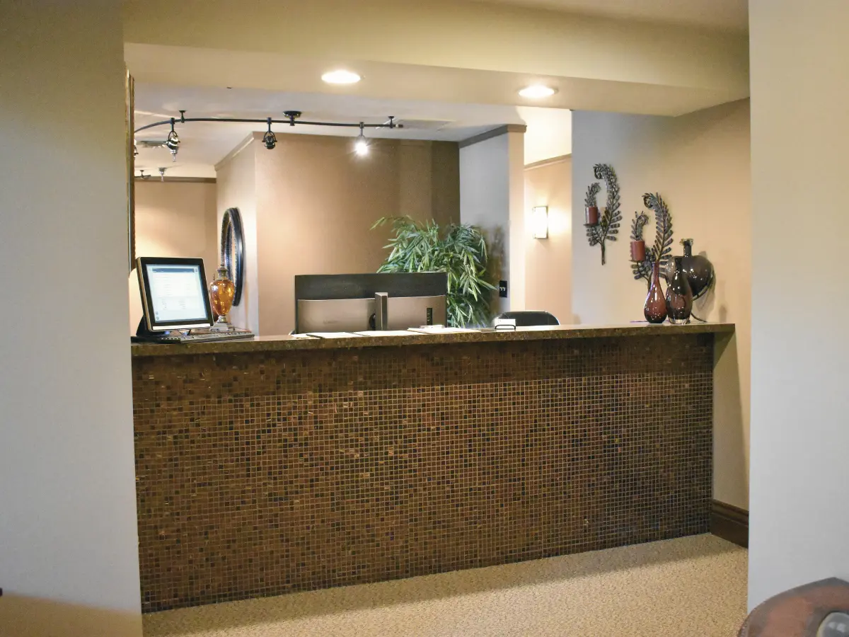 holly dental associates centennial co front lobby desk